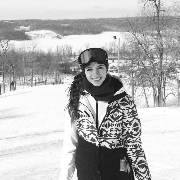 Meet your Posher, Emily - Picture 1 of 1